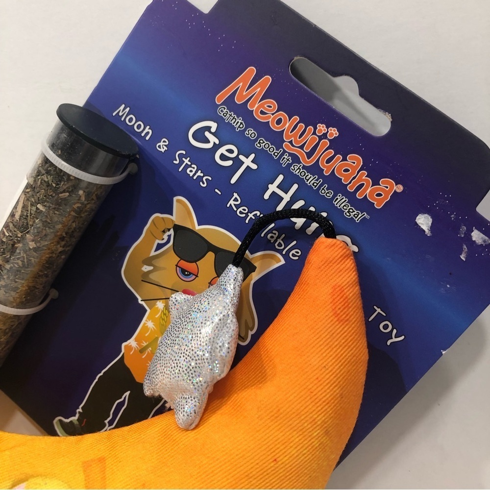 Moon & Star Refillable Catnip Toy - Picture 6 of 9